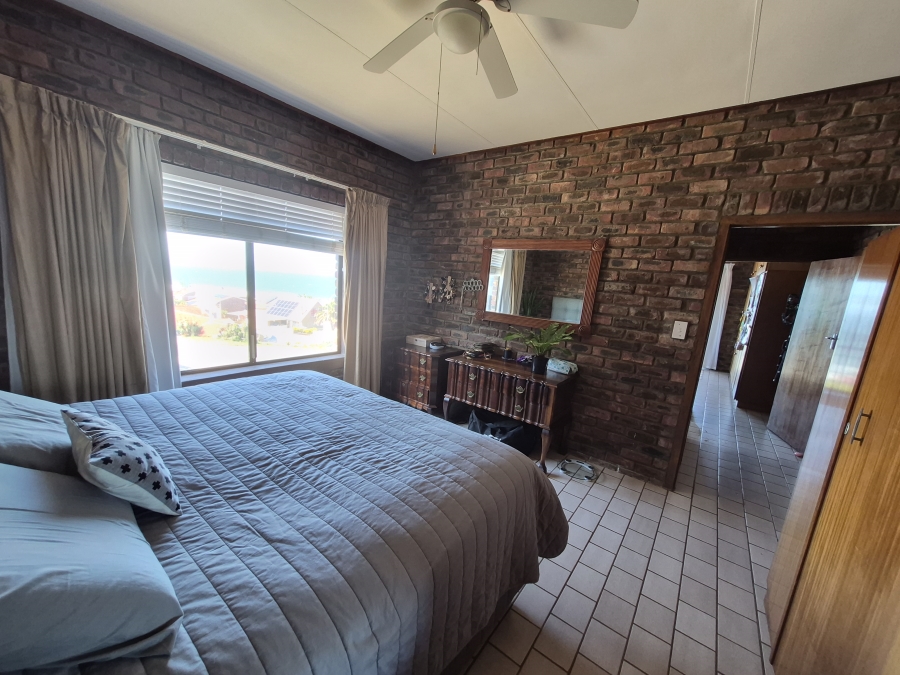5 Bedroom Property for Sale in Dana Bay Western Cape